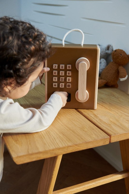Liewood, drewniany aparat telefoniczny na żetony, Rufus Golden caramel multi mix
