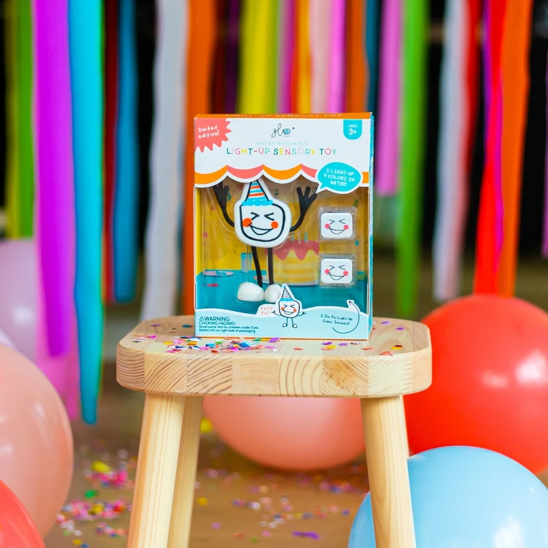 Glo Pals, Postać do kąpieli Party Pal - zestaw z dwiema kostkami sensorycznymi świecącymi w wodzie