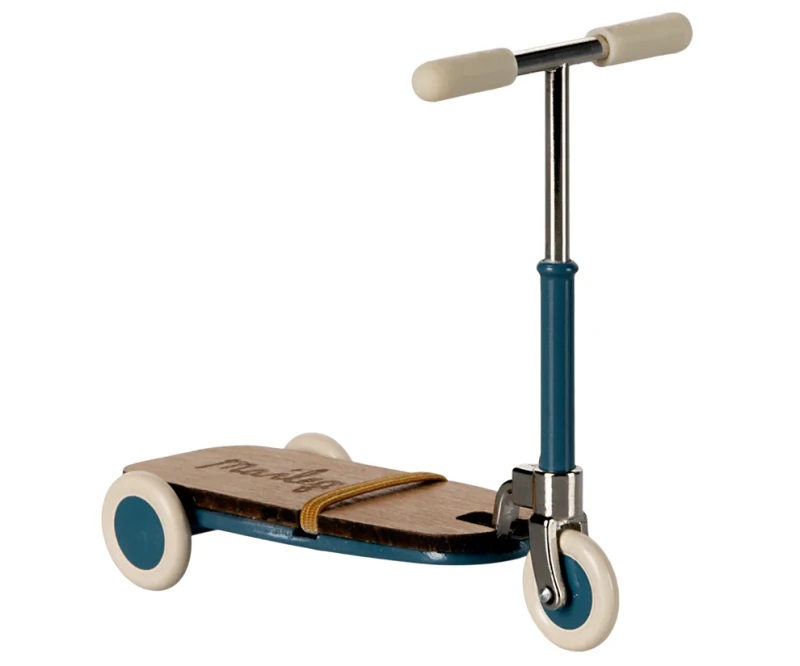 Maileg hulajnoga dla myszek niebieska