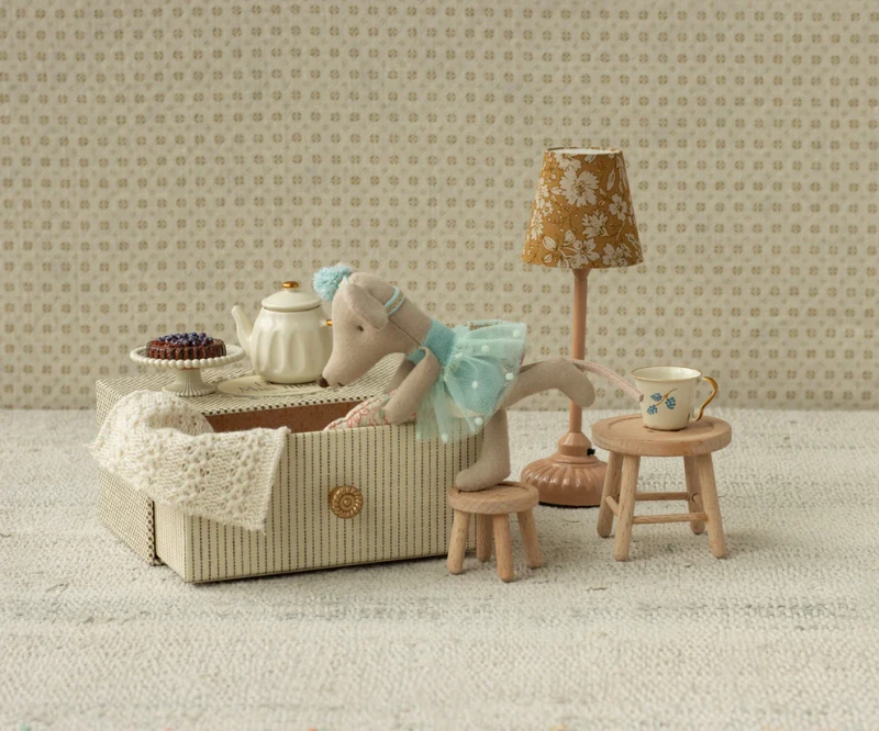 Maileg myszka baletnica młodsza siostra Dance mouse in daybed