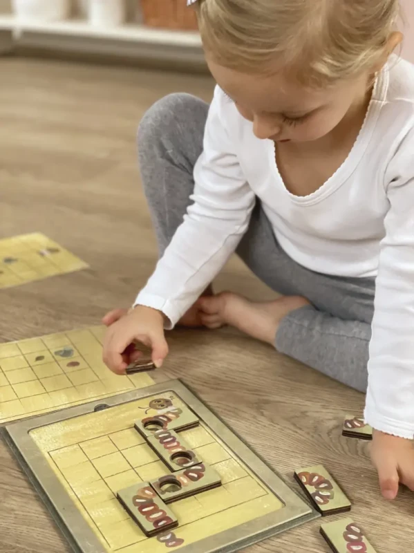 EGMONT Magnetyczna gra  logiczna Dżdżownica