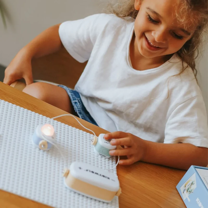Kidywolf Mój pierwszy zestaw do elektryczności – 11 elementów