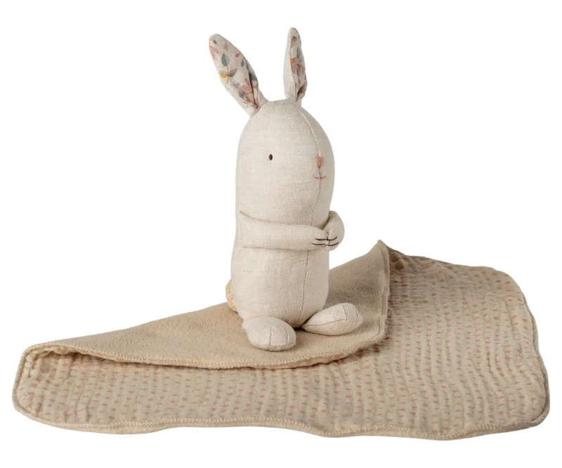 Maileg Lullaby Friends – Króliczek Mini Nature z przytulanką