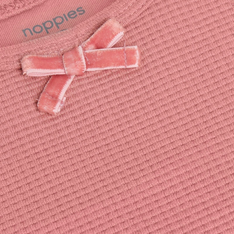 Noppies waflowa dziewczęca bluzka różowa