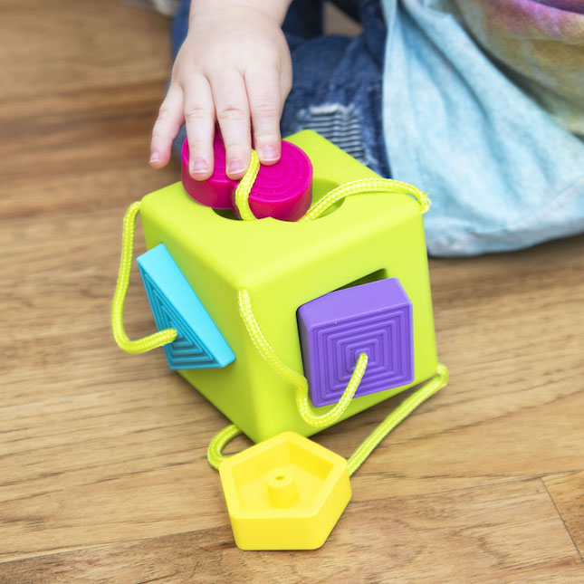 Fat Brain Toy Sorter Kostka OombeeCube