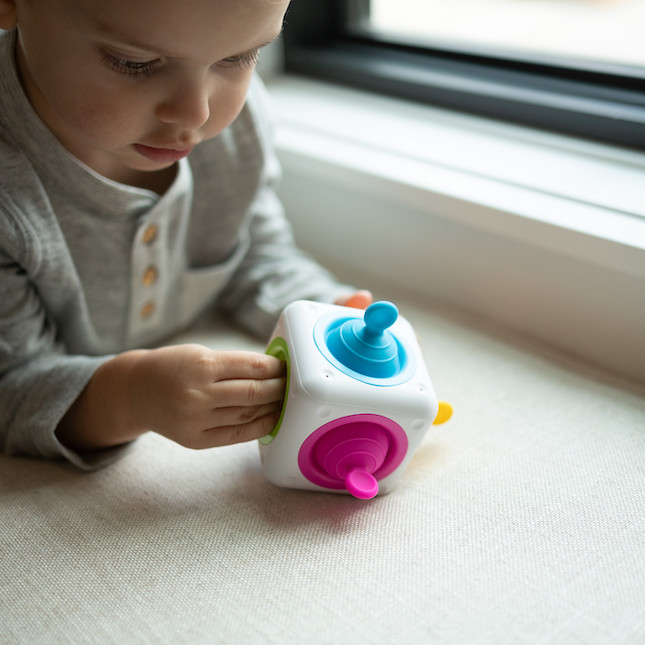 Fat Brain Toy Sensokostka Tugl