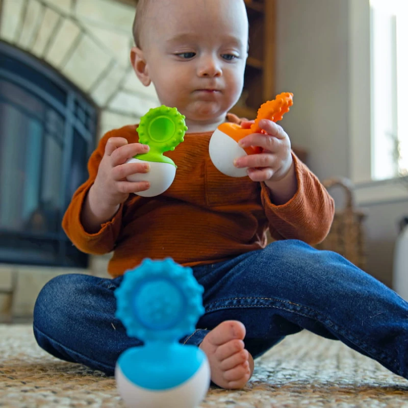 Fat Brain Toy Gryzak Wańka Wstańka - Zielony