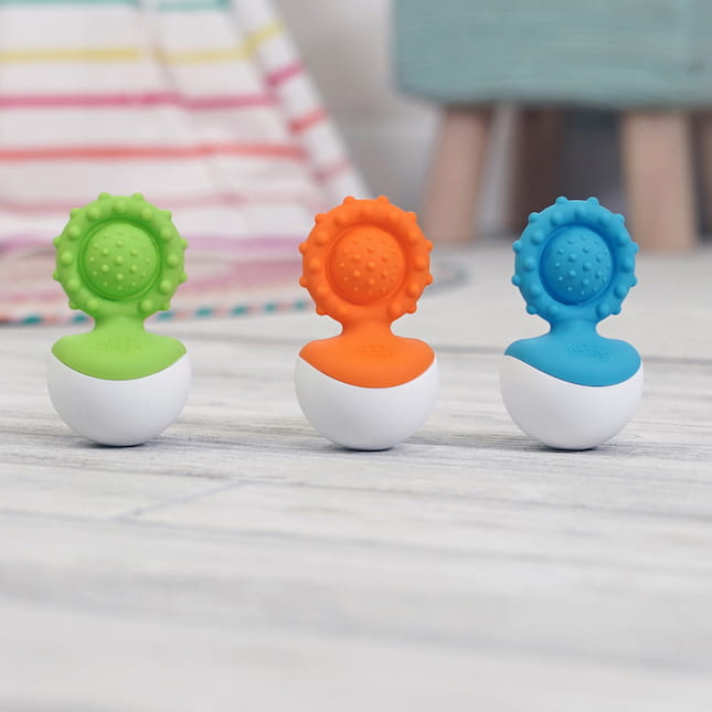 Fat Brain Toy Gryzak Wańka Wstańka - Niebieski